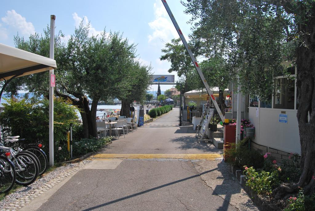 Camping Porto Srl Hotel Moniga del Garda Exterior photo